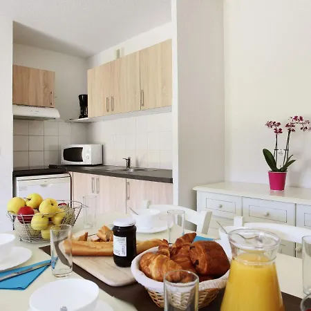 Apartment Comfortable With A Dishwasher, At 2 5 Km *