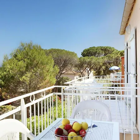 Apartment Comfortable With A Dishwasher, At 2 5 Km Saint Aygulf